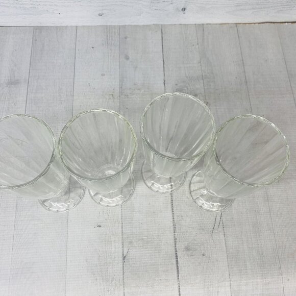 Le Regalo 9 Pieces Ice Cream 4 Glasses And Spoon Plus 1 Scoop Serving Set NEW - Picture 6 of 15